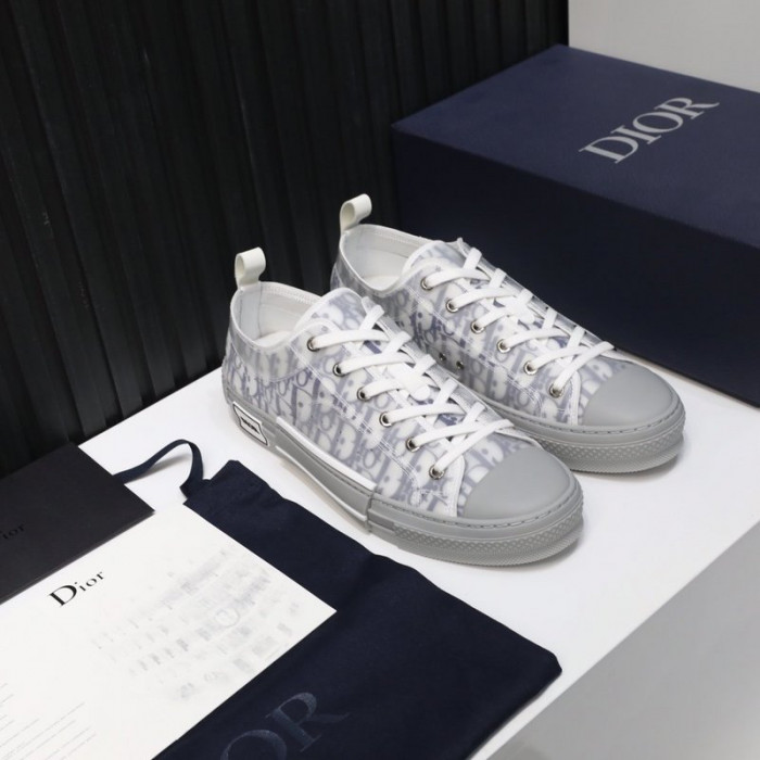 D10R SNEAKER