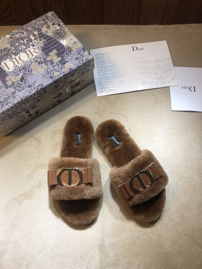 d10r sandal