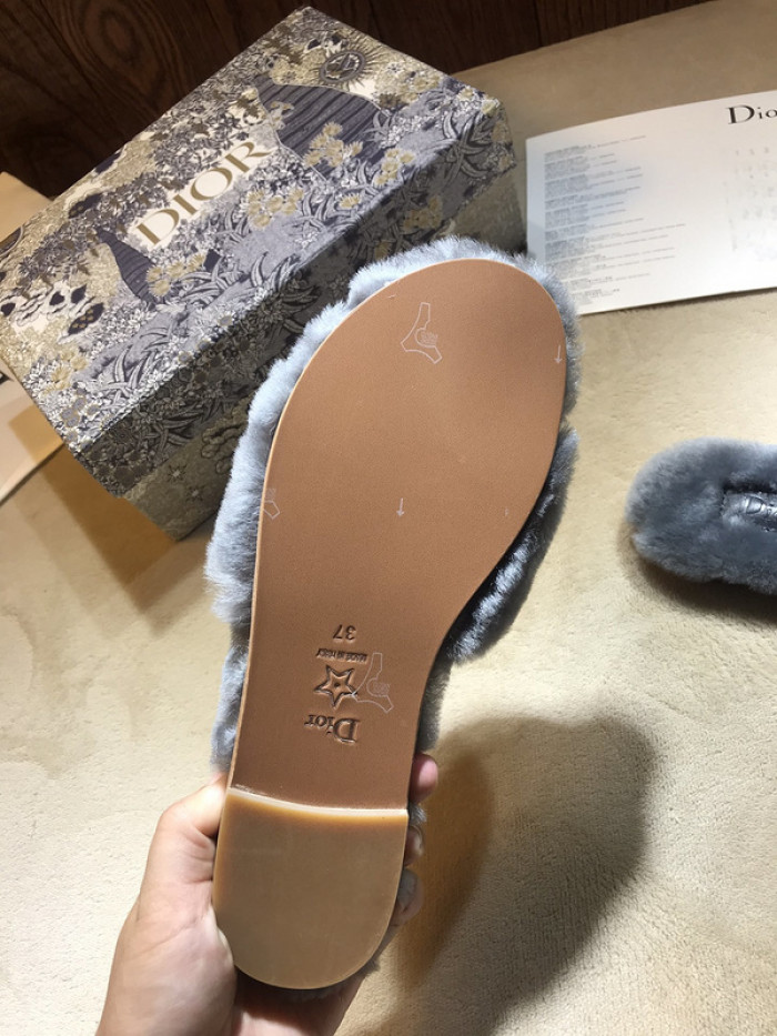 d10r sandal