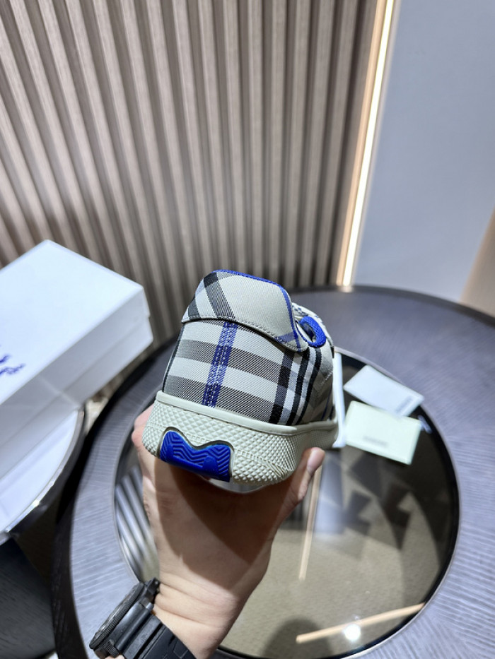 BUB sneaker