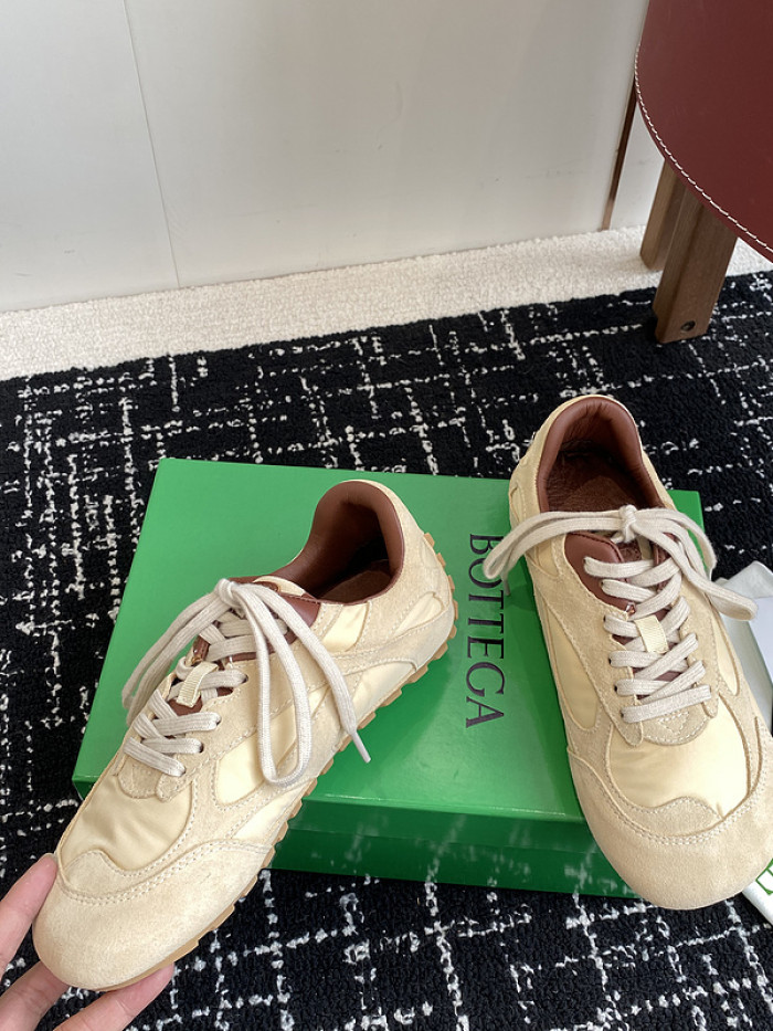 BV sneaker