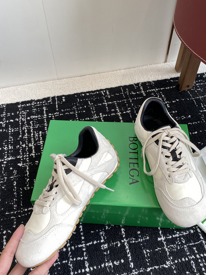 BV sneaker
