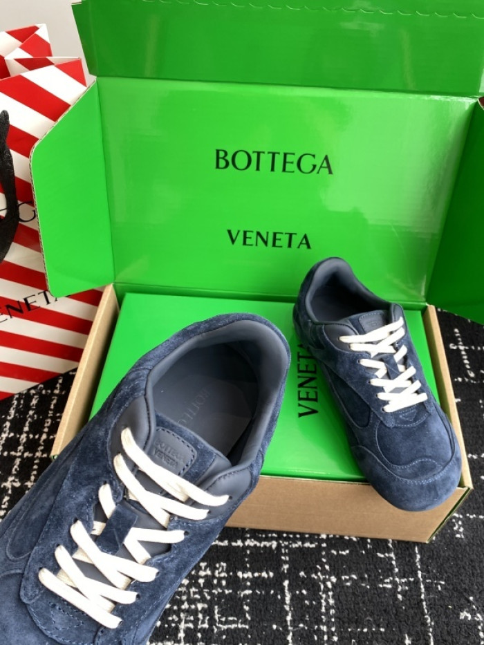 BV sneaker