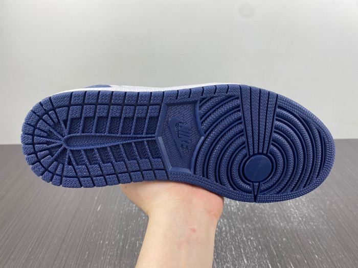 Air Jordan 1 Low SB Midnight Navy CJ7891-400