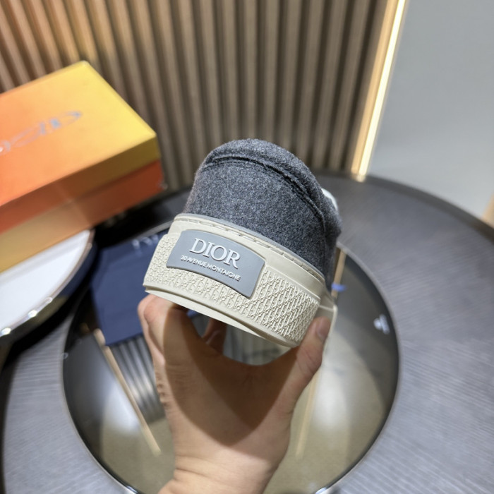 D10R SNEAKER
