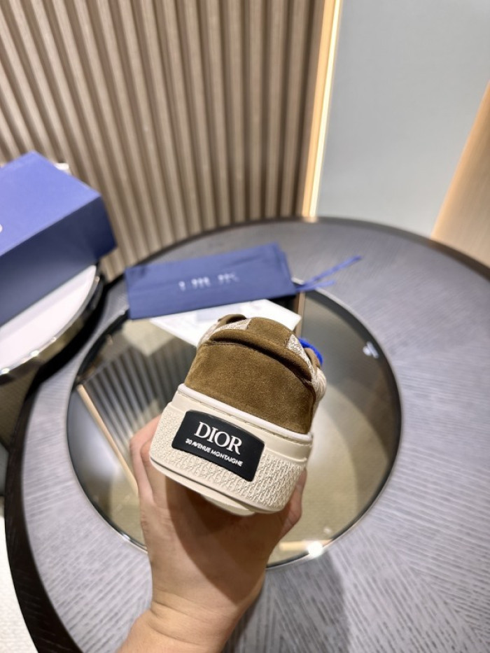 D10R SNEAKER