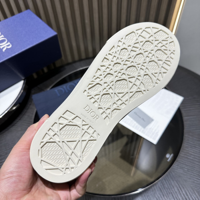 D10R SNEAKER