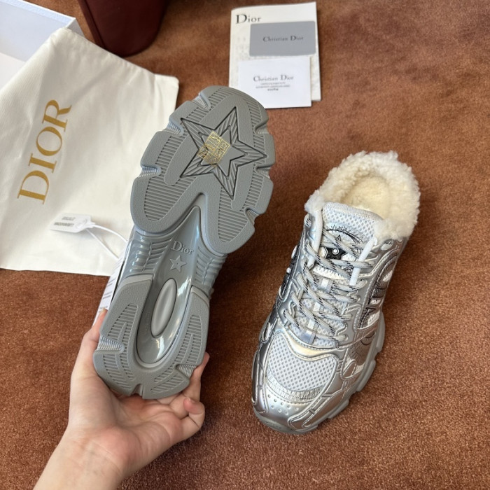 D10R SNEAKER