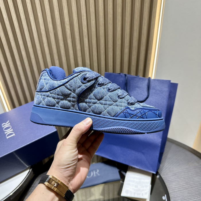 D10R B9s SNEAKER