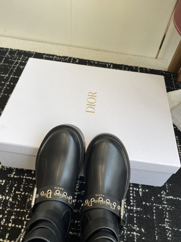 D10R boot