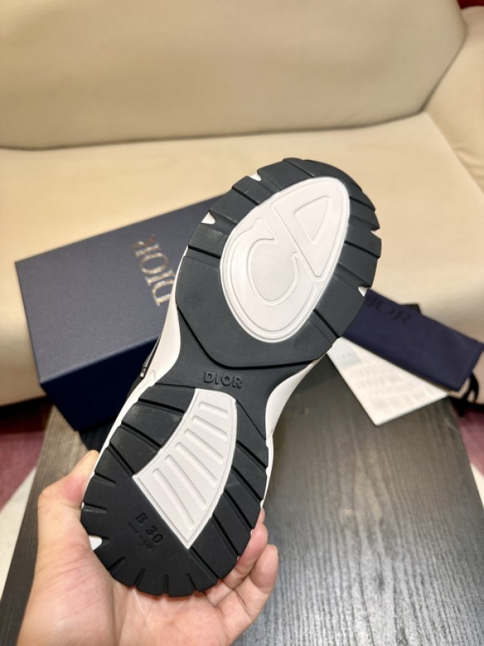 D10R SNEAKER
