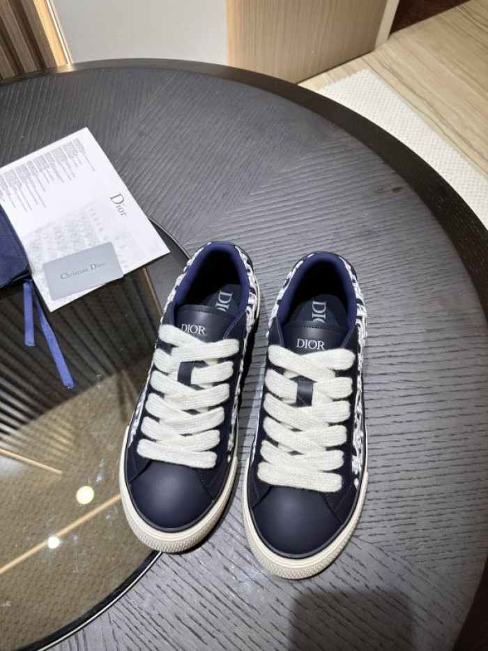 D10R SNEAKER