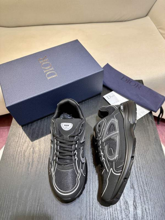 D10R SNEAKER