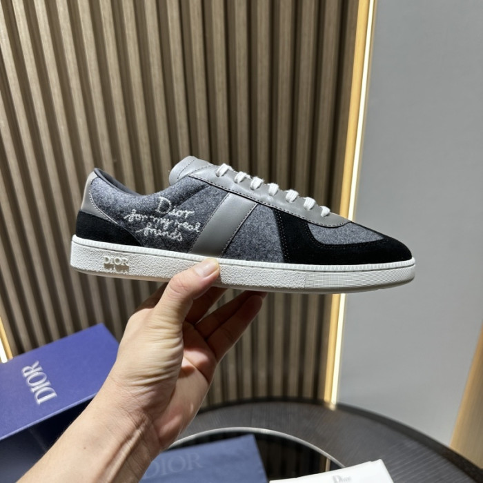 D10R SNEAKER