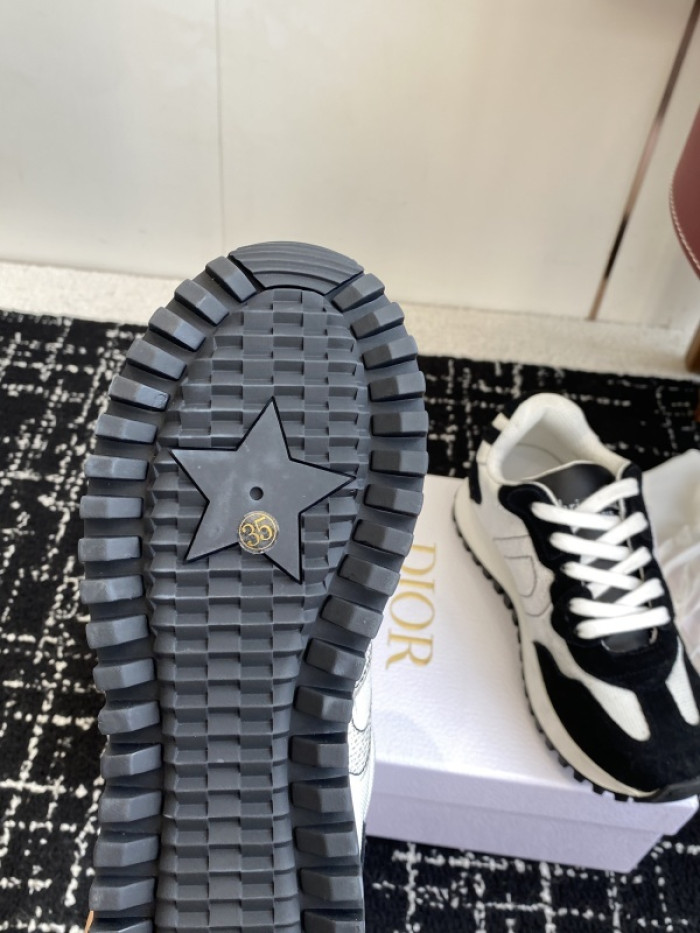 D10R SNEAKER