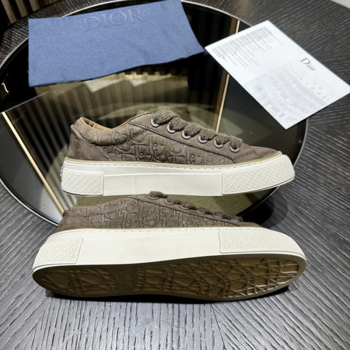 D10R SNEAKER