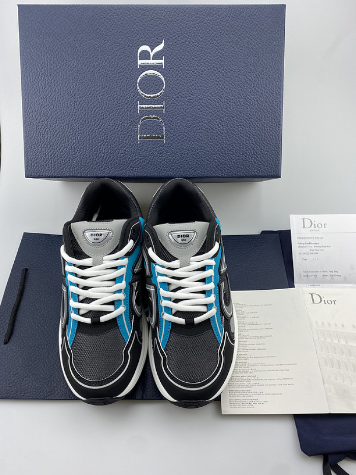 D10R SNEAKER