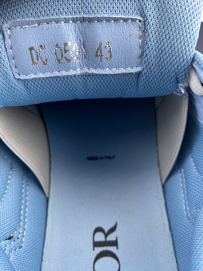 D10R SNEAKER
