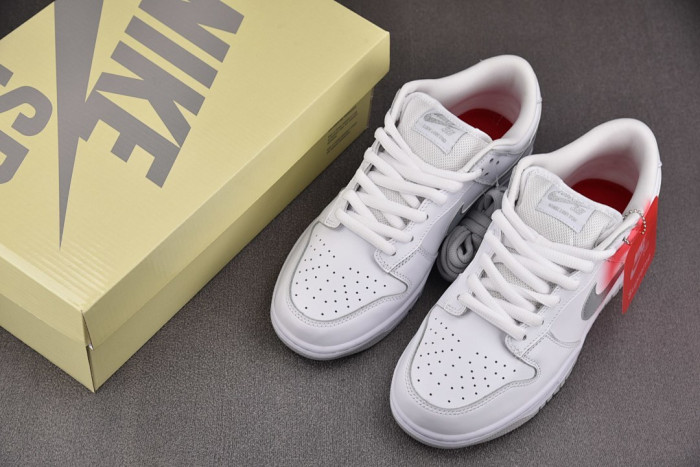 nike sb dunk low S*pr1m1 94 white metallic silver hq8487-100