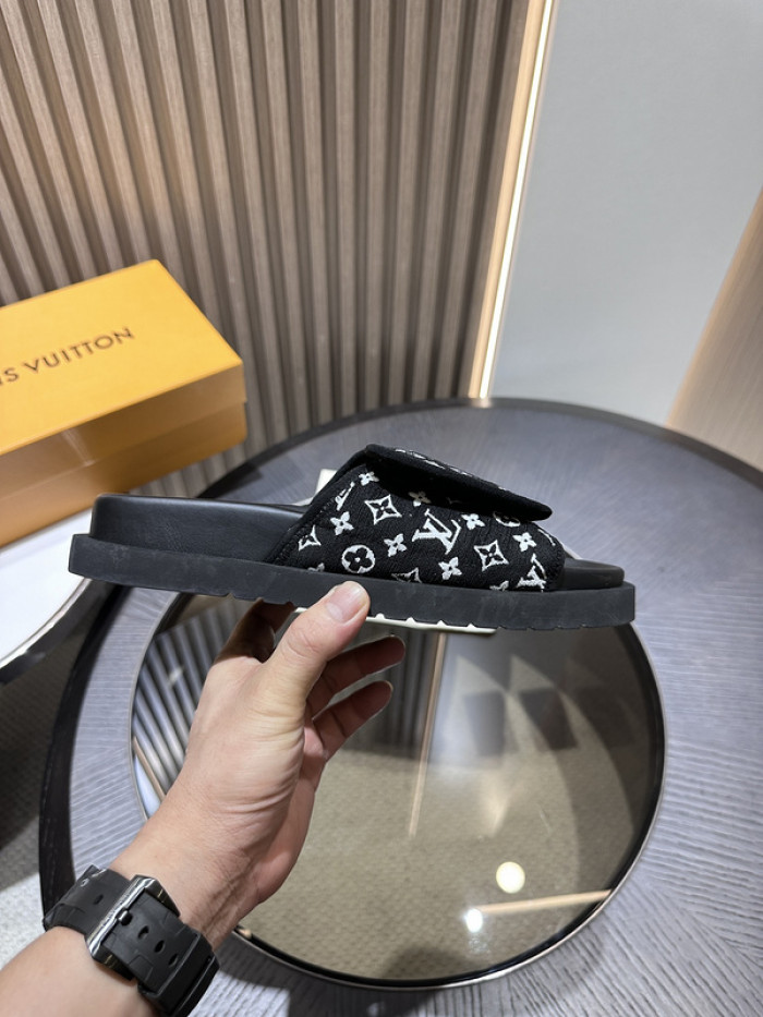 L0VT SANDAL