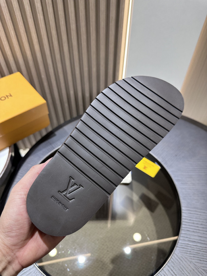 L0VT SANDAL