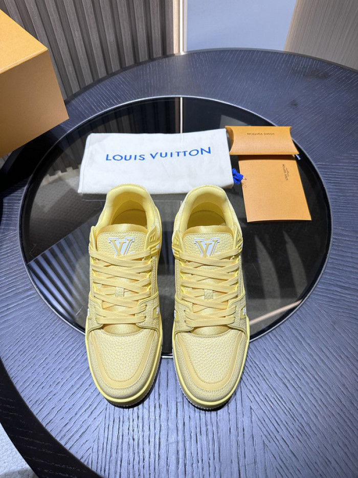 L0VT SNEAKER