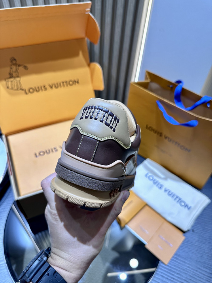 L0VT SNEAKER