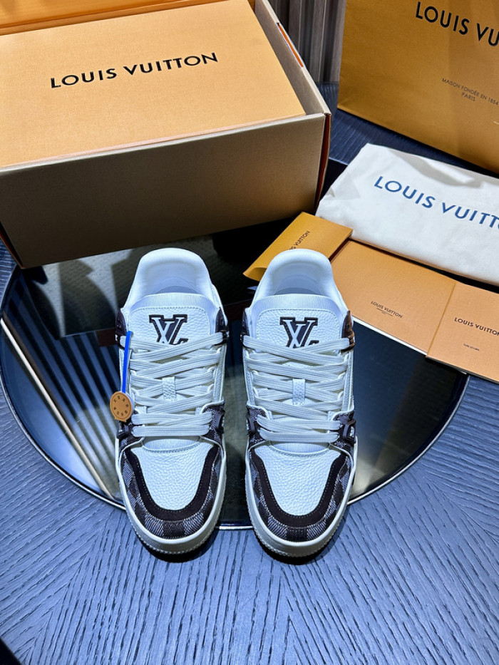 L0VT SNEAKER