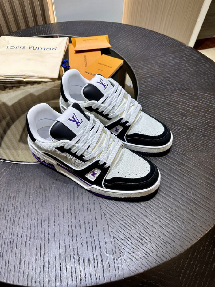 L0VT SNEAKER