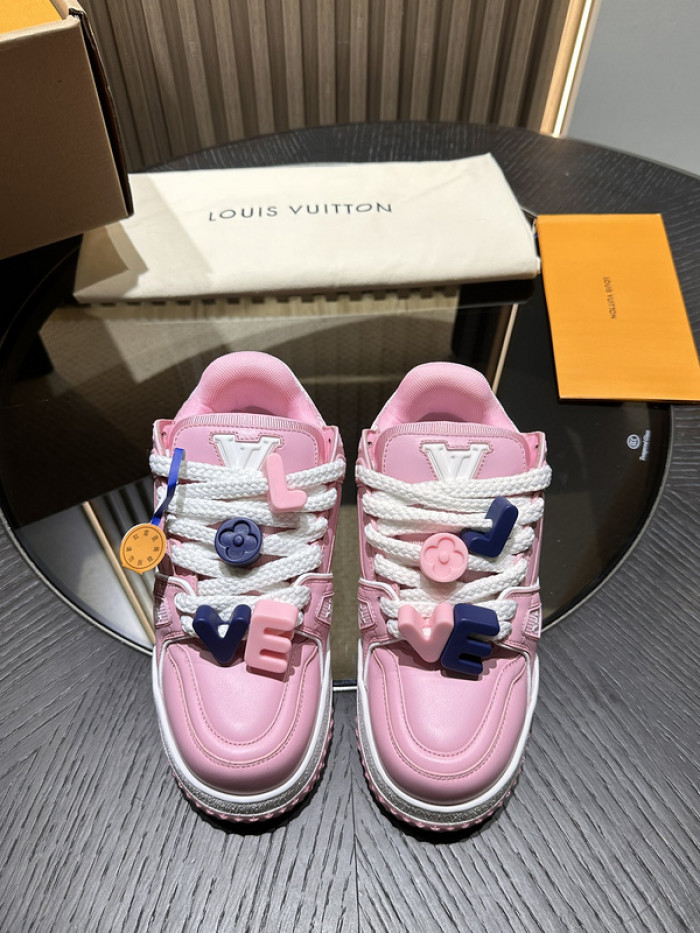 L0VT SNEAKER