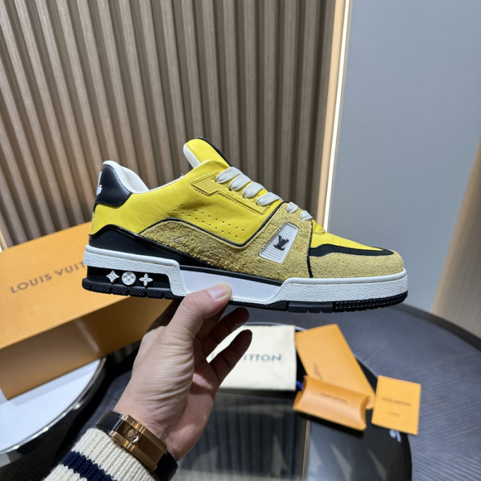 L0VT SNEAKER