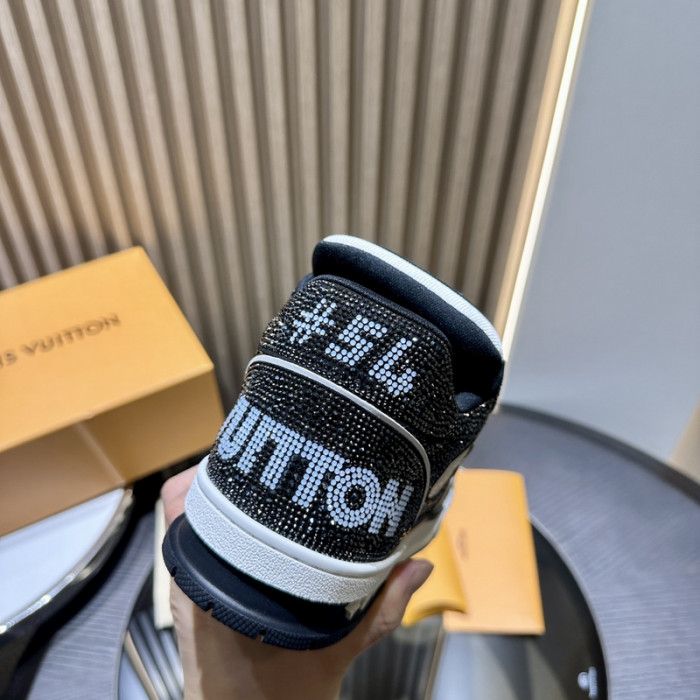 L0VT SNEAKER