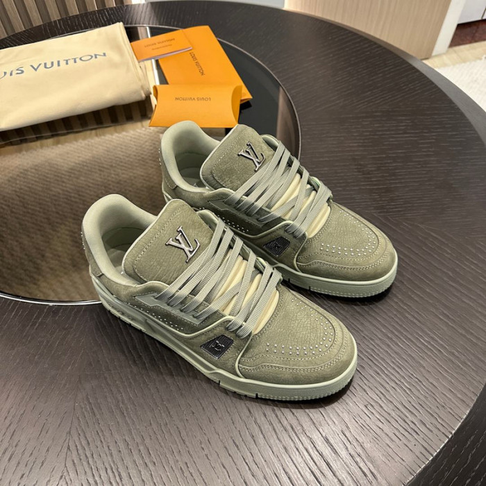 L0VT SNEAKER