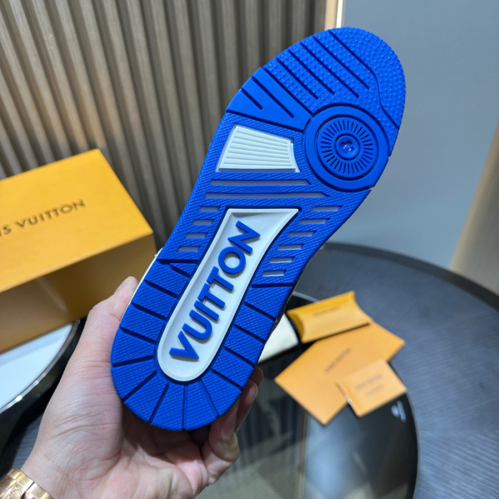L0VT SNEAKER