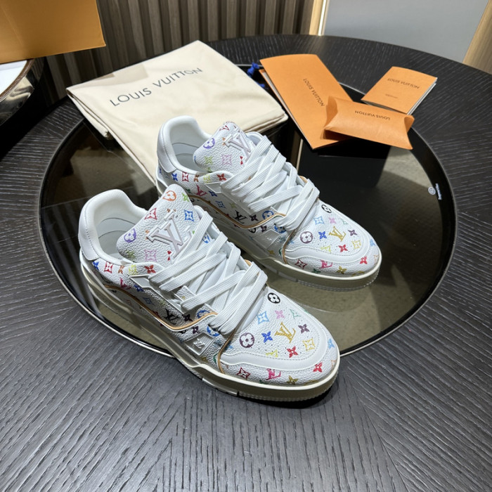 L0VT SNEAKER