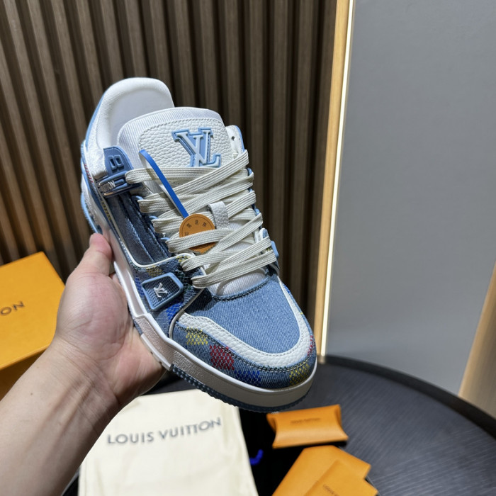 L0VT SNEAKER