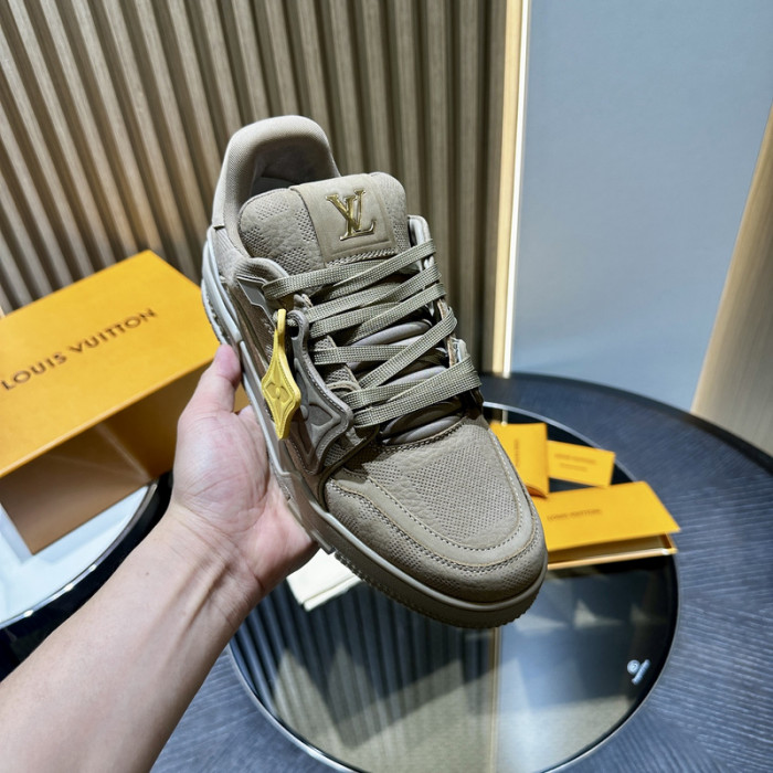 L0VT SNEAKER