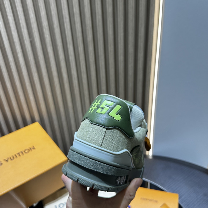 L0VT SNEAKER