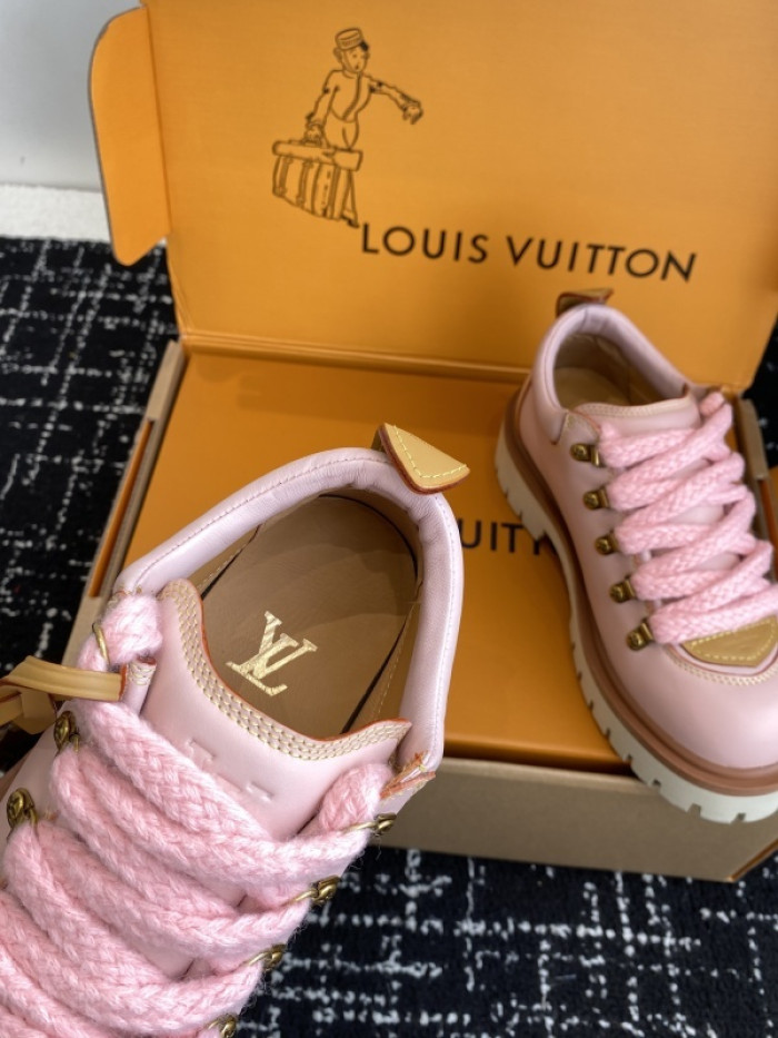 L0VT SNEAKER