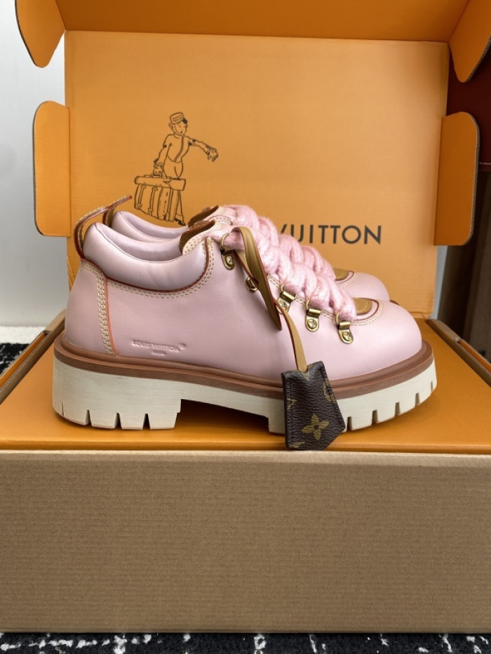 L0VT SNEAKER