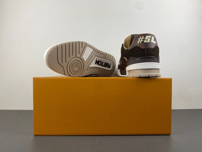 L0VT SNEAKER