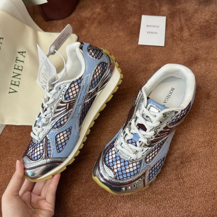 BV sneaker
