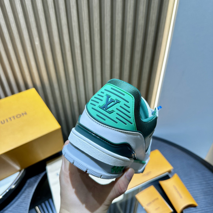 L0VT SNEAKER