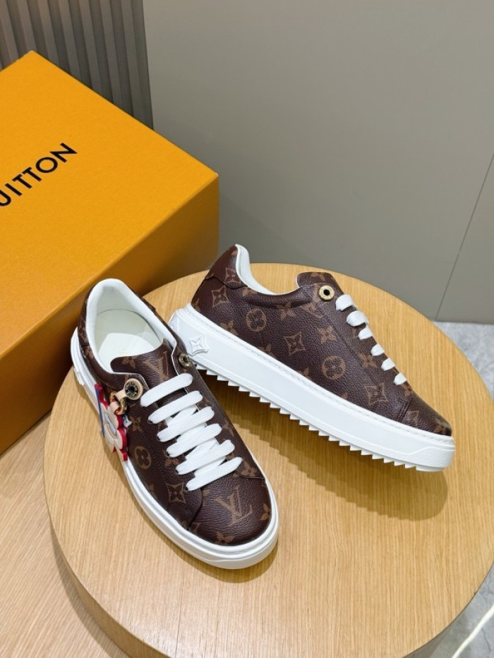 L0VT SNEAKER