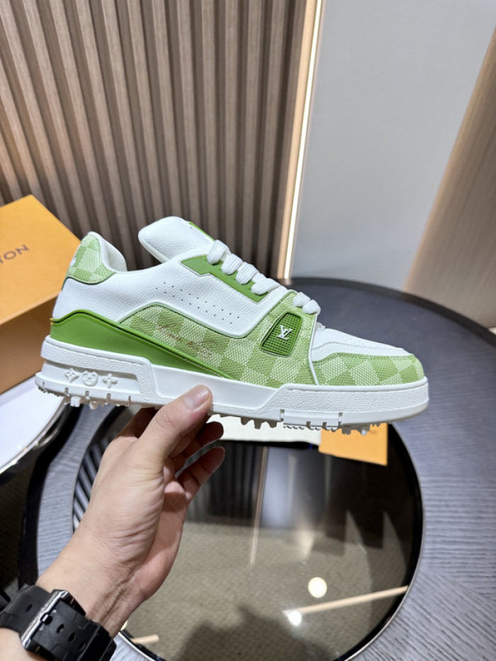 L0VT SNEAKER