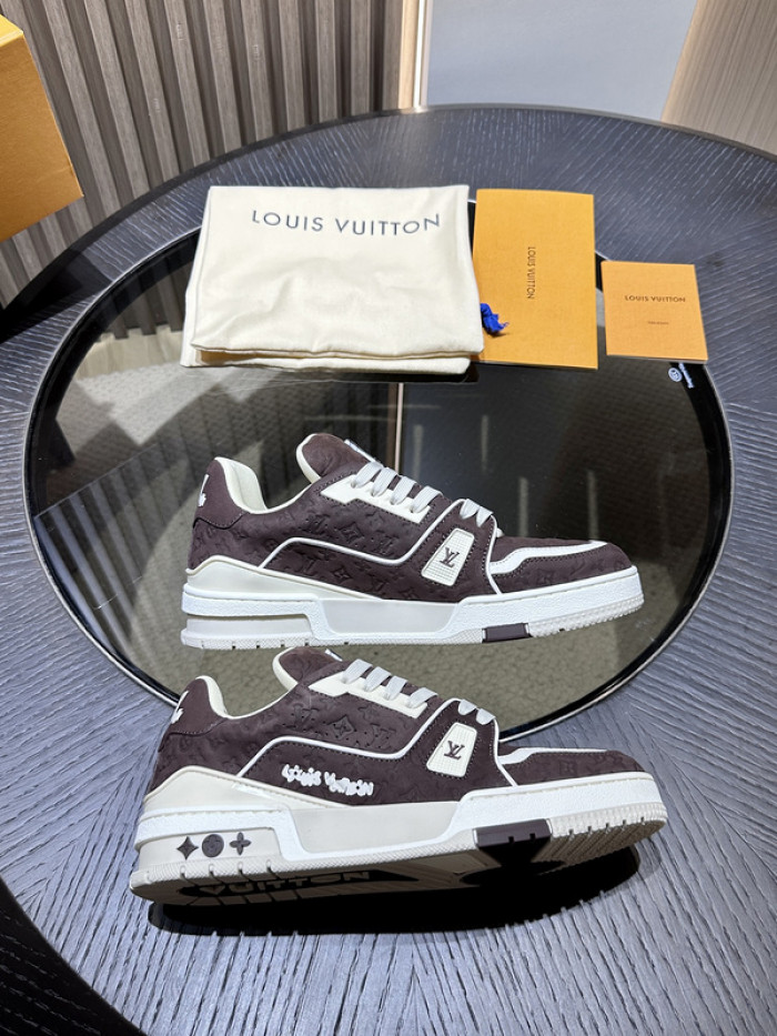 L0VT SNEAKER