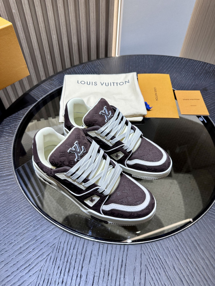L0VT SNEAKER