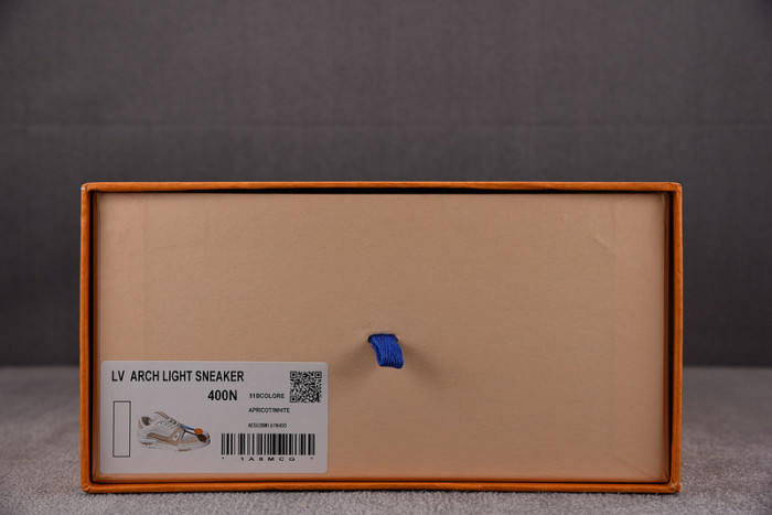 L0VT SNEAKER