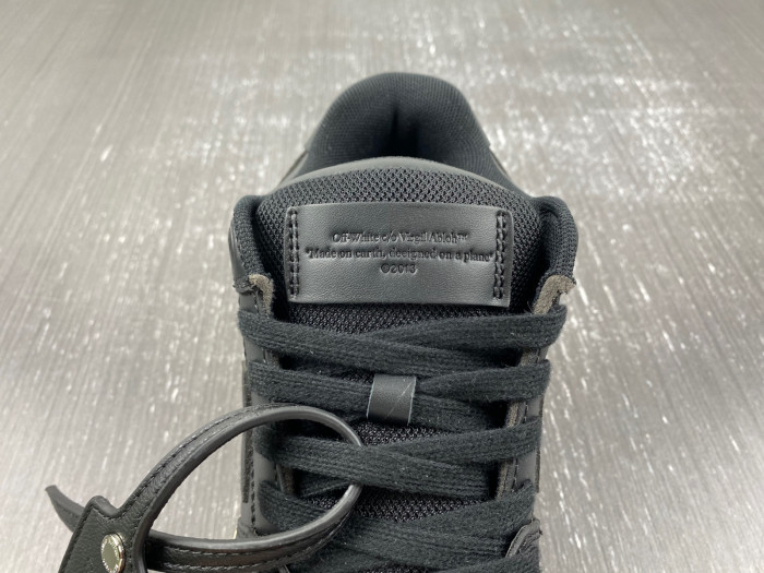 OFW SNEAKER