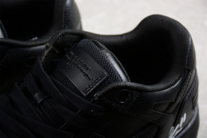 OFW SNEAKER